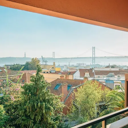 Refuge Holiday Homes | Infante Santo River View Daire Lisboa